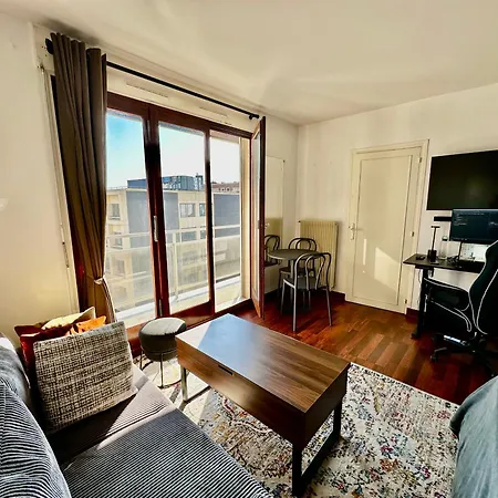 Charming Parisian In The 15th Arrondissement